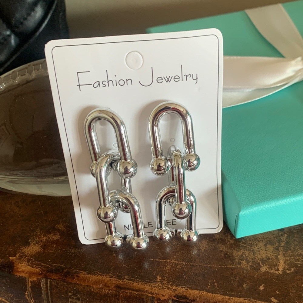 Fashion hardware Dangle Earrings